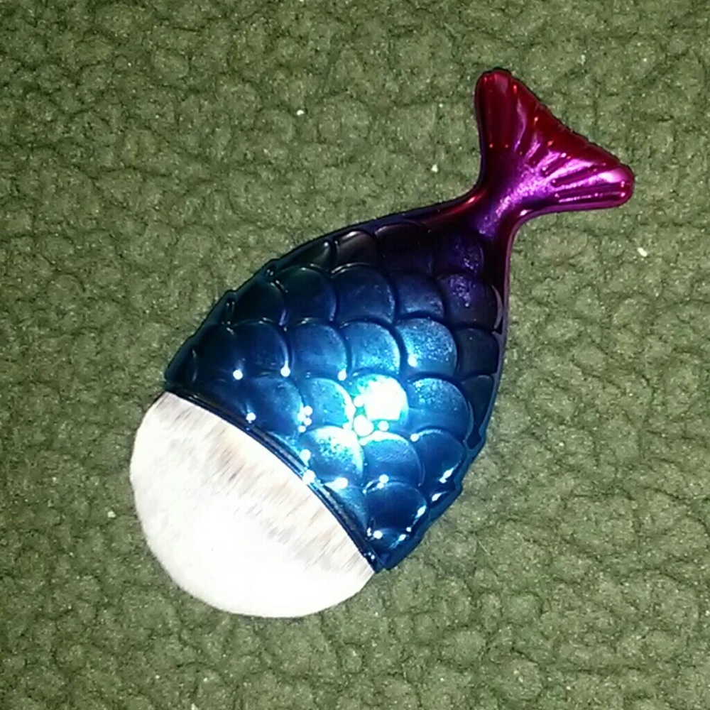 Blue Ombre Mermaid Tail Foundation Brush
